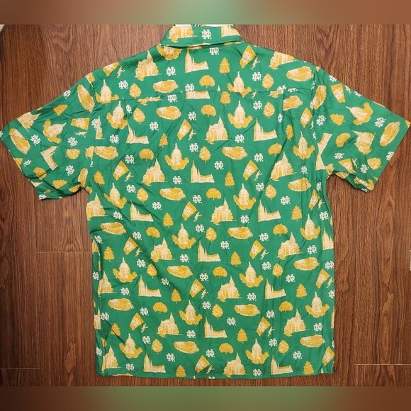 Notre Dame Fighting Irish Uscape Apparel Button Up Green Short Sleeve LARGE NWT - Picture 3 of 5